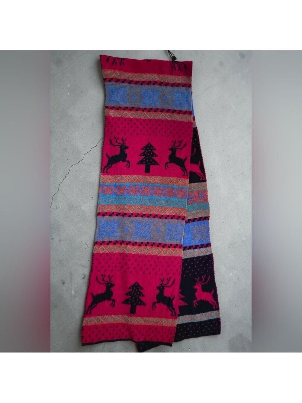Red Knit Scarf Reindeer Pattern NWOT#SCA7